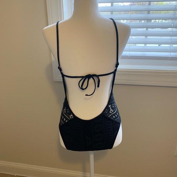 Becca plunge swimsuit size small - Picture 3 of 3